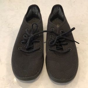 Allbirds black men’s tree runners. Size 9.